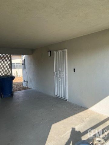 1909 Albany Street, Delano, CA 93215