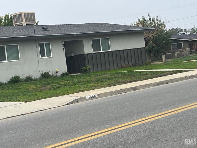 1909 Albany Street, Delano, CA 93215