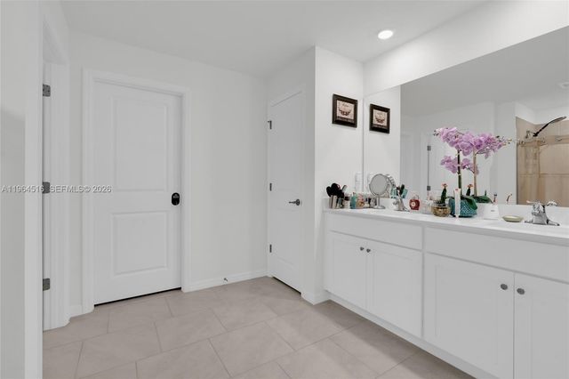 2707 2nd St SW, Other City - In The State Of Florida, FL 33976