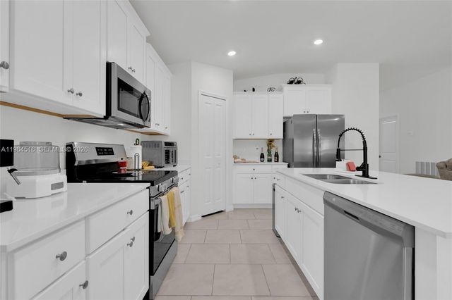 2707 2nd St SW, Other City - In The State Of Florida, FL 33976