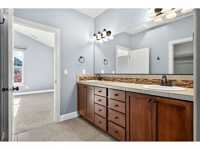 11550 Nw PAGOSA Ln, Portland, OR 97229