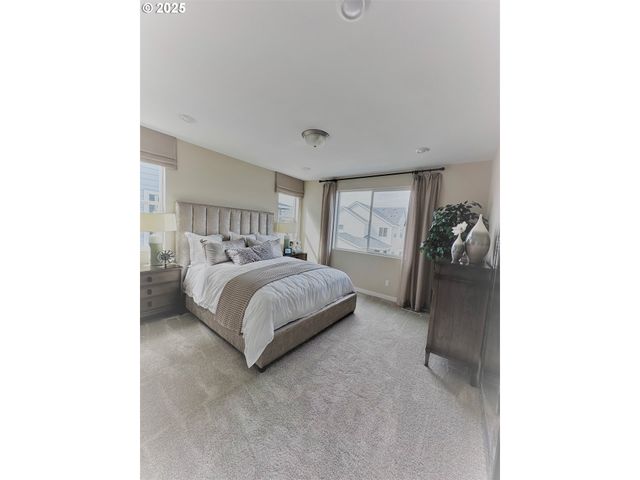 8283 Se BLANTON St, Hillsboro, OR 97123