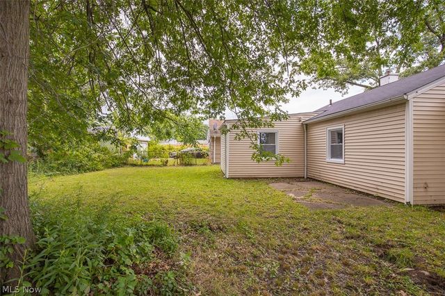 12215 Guardian Boulevard, Cleveland, OH 44135
