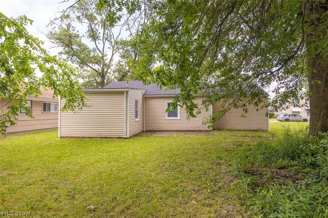 12215 Guardian Boulevard, Cleveland, OH 44135
