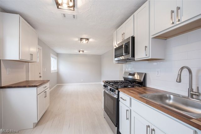 12215 Guardian Boulevard, Cleveland, OH 44135