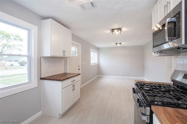 12215 Guardian Boulevard, Cleveland, OH 44135