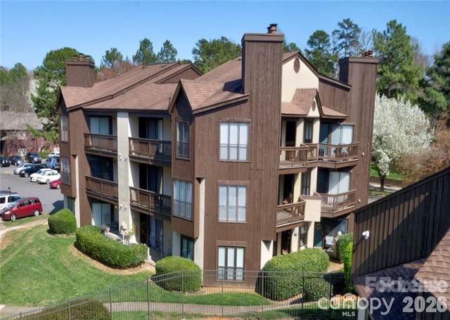 8121 Cedar Glen Drive, Charlotte, NC 28212