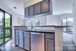 8121 Cedar Glen Drive, Charlotte, NC 28212