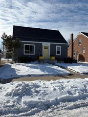 21926 Grand Lake Street, St. Clair Shores, MI 48080