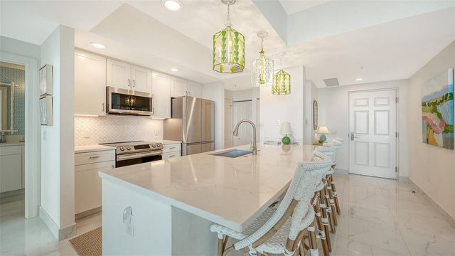 800 N TAMIAMI TRAIL 1111, Sarasota, FL 34236