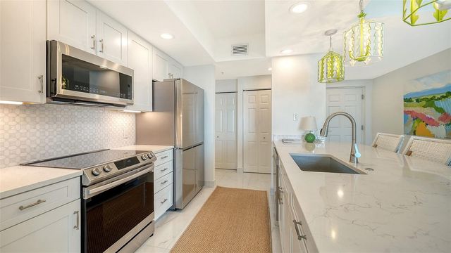 800 N TAMIAMI TRAIL 1111, Sarasota, FL 34236