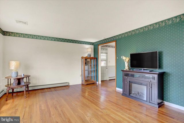 326 R ST, Steelton, PA 17113
