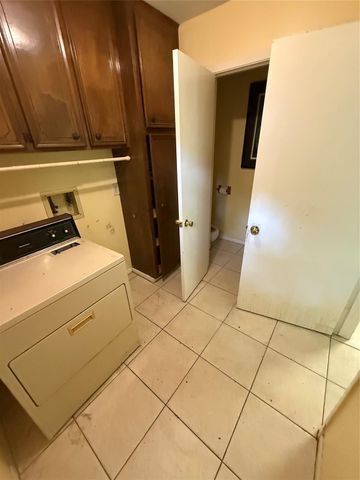 1519 Burning Tree Road, Houston, TX 77339