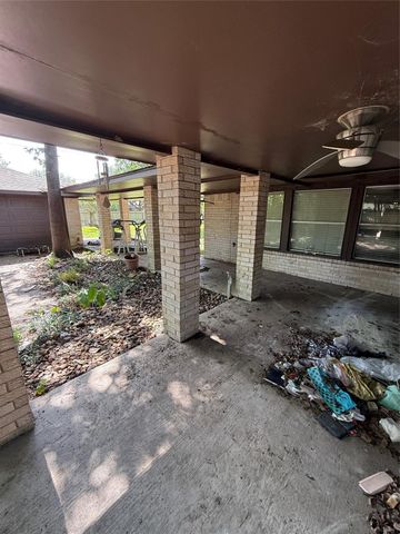 1519 Burning Tree Road, Houston, TX 77339