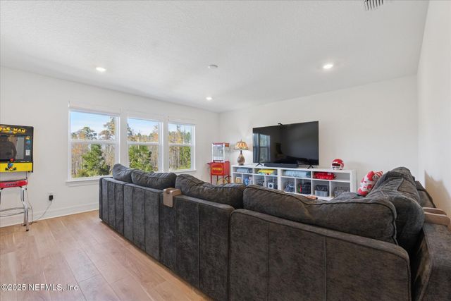 442 HAWTHORN PARK Circle, Yulee, FL 32097