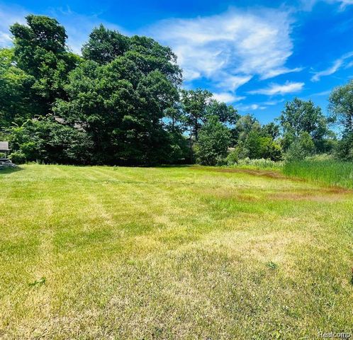 Lot 94 Hiller Road, West Bloomfield Charter Township, MI 48324