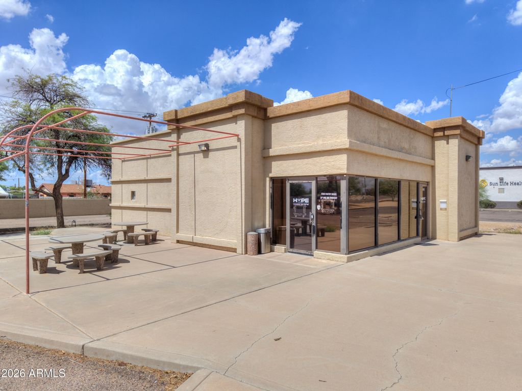 1280 N ARIZONA Boulevard, Coolidge, AZ 85128 — exterior