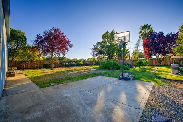 2895 Baseline Rd, Roseville, CA 95747