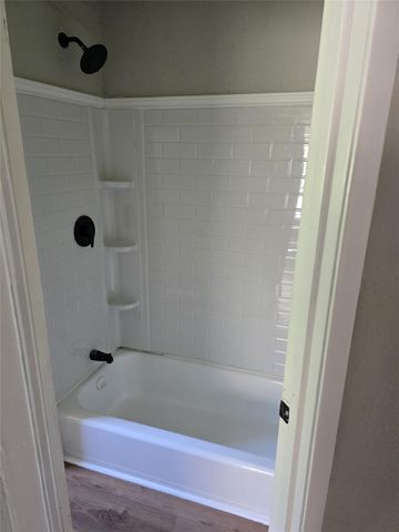 3006 Dacca Drive, Houston, TX 77051