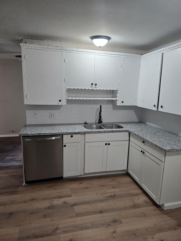 3006 Dacca Drive, Houston, TX 77051