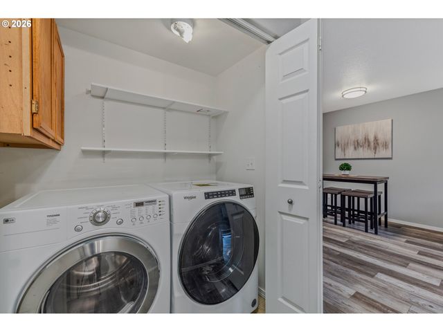 19159 Se YAMHILL St 15, Portland, OR 97233