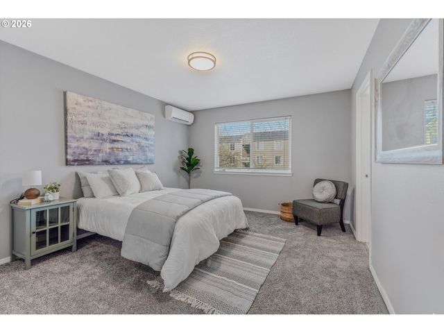 19159 Se YAMHILL St 15, Portland, OR 97233