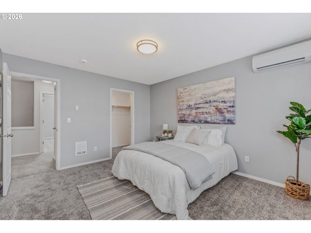 19159 Se YAMHILL St 15, Portland, OR 97233