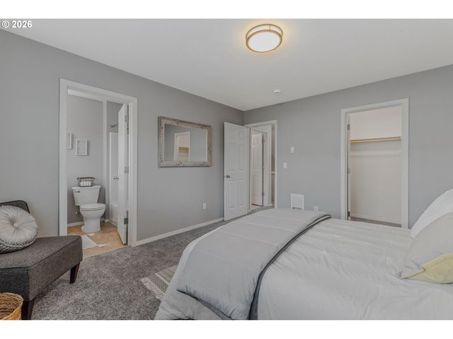 19159 Se YAMHILL St 15, Portland, OR 97233