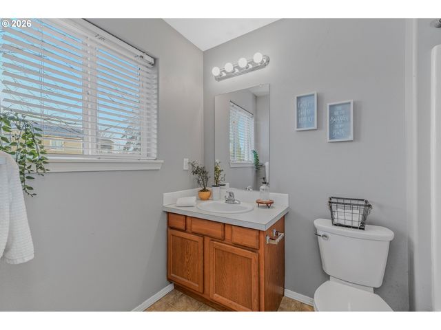 19159 Se YAMHILL St 15, Portland, OR 97233