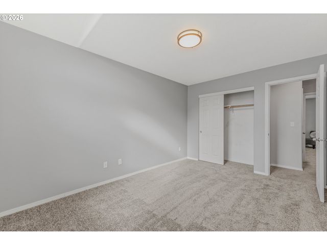 19159 Se YAMHILL St 15, Portland, OR 97233