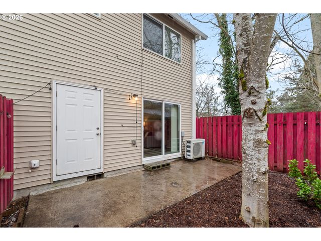 19159 Se YAMHILL St 15, Portland, OR 97233