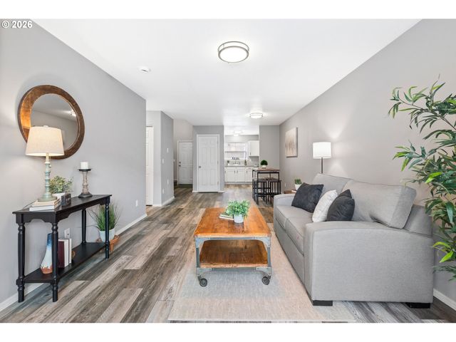 19159 Se YAMHILL St 15, Portland, OR 97233