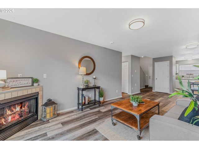 19159 Se YAMHILL St 15, Portland, OR 97233