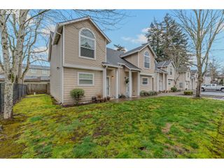 19159 Se YAMHILL St 15, Portland, OR 97233
