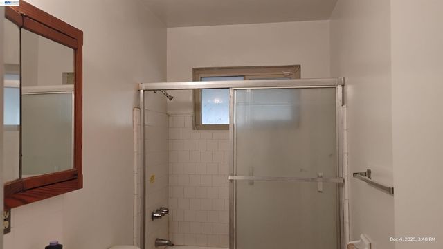 3284 E Pine Ave, Fresno, CA 93703