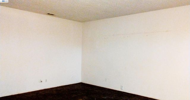 3284 E Pine Ave, Fresno, CA 93703