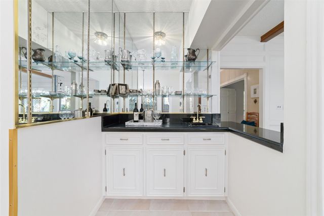 2 Noontide Circle, The Woodlands, TX 77380