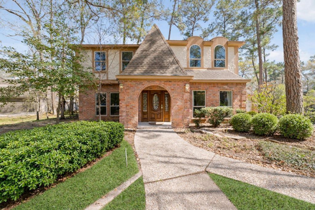2 Noontide Circle, The Woodlands, TX 77380