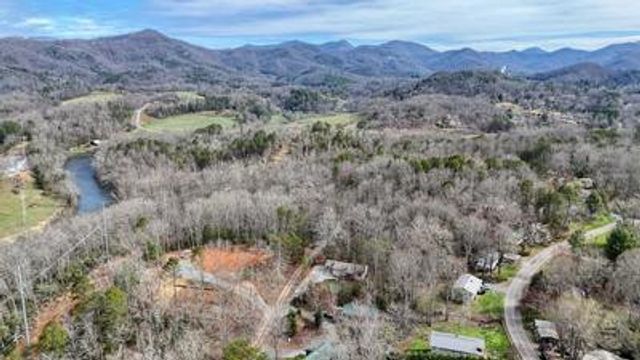 133 Underburg Lane, Franklin, NC 28734