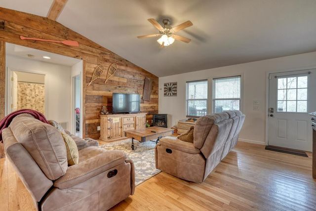 133 Underburg Lane, Franklin, NC 28734