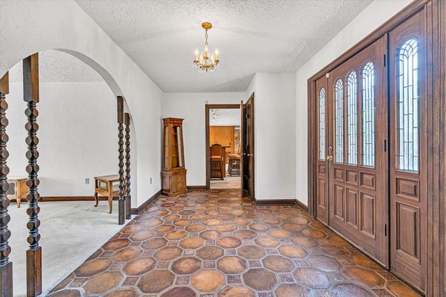 6051 Lakemont DR, Roanoke, VA 24018