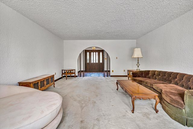 6051 Lakemont DR, Roanoke, VA 24018