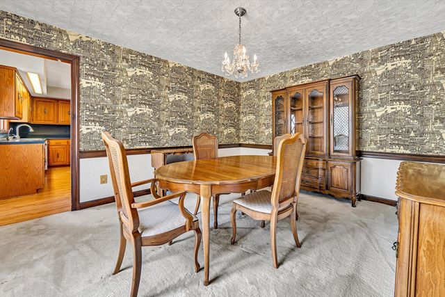 6051 Lakemont DR, Roanoke, VA 24018