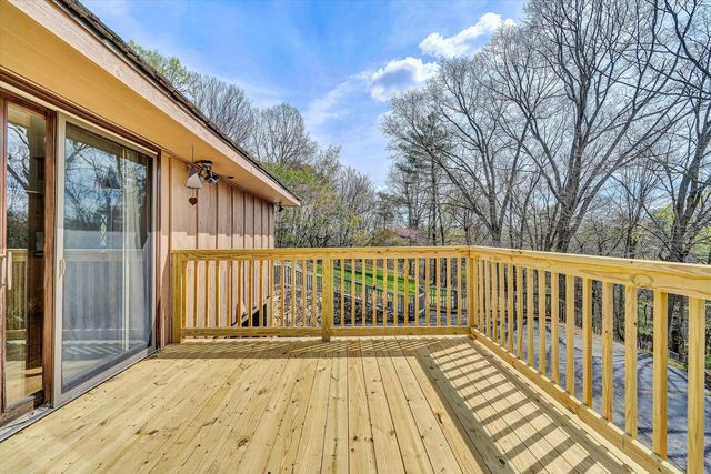 6051 Lakemont DR, Roanoke, VA 24018