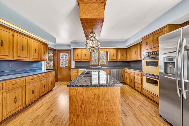 6051 Lakemont DR, Roanoke, VA 24018