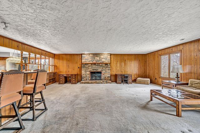 6051 Lakemont DR, Roanoke, VA 24018