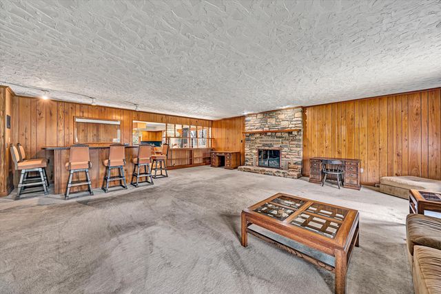 6051 Lakemont DR, Roanoke, VA 24018