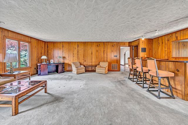 6051 Lakemont DR, Roanoke, VA 24018