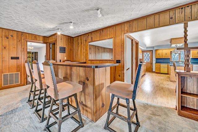 6051 Lakemont DR, Roanoke, VA 24018