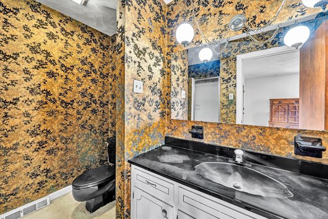 6051 Lakemont DR, Roanoke, VA 24018